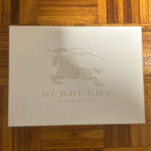 Burberry Sneakers size 32